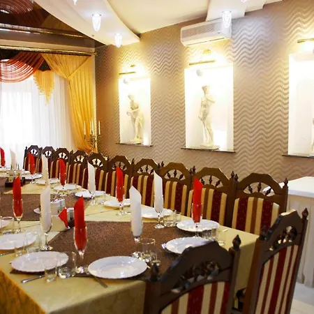 Rayske Yabloko 4*