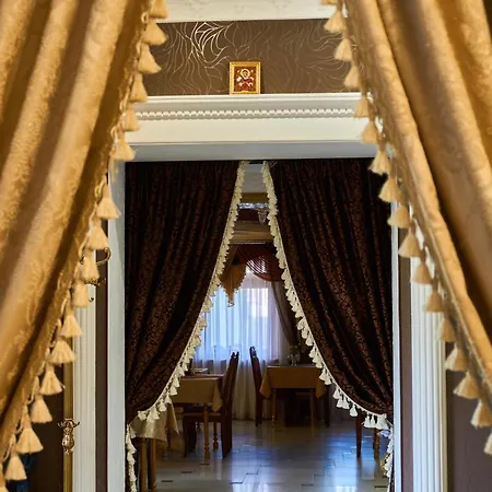 Szálloda Rayske Yabloko 4*