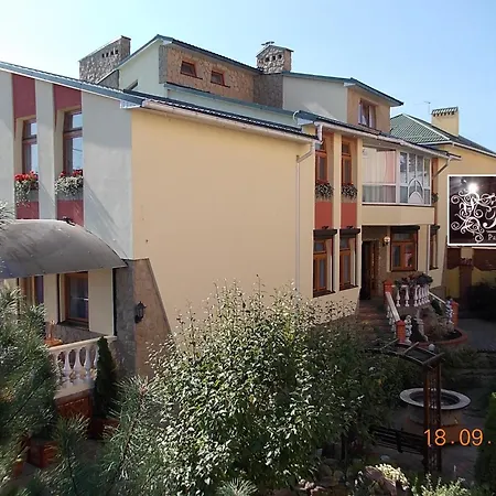 Rayske Yabloko 4*
