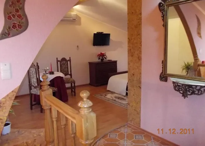 Rayske Yabloko 4* Lviv