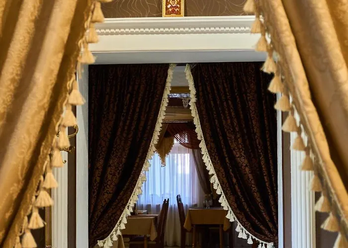 Hotel Rayske Yabloko 4*