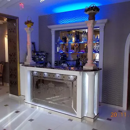 Rayske Yabloko Hotel Leópolis