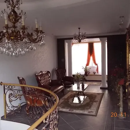 Hotel Rayske Yabloko Leópolis